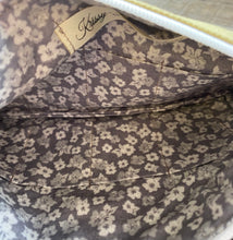 Load image into Gallery viewer, Tan Zipper Bag